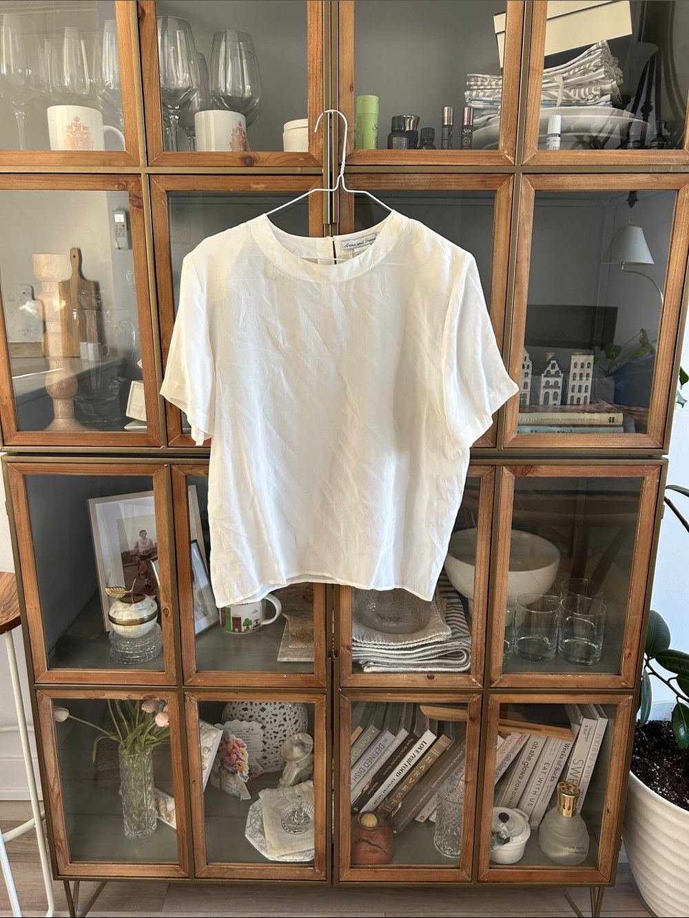 Vintage Anna and Frank 100% Silk Classic Women's White Short-Sleeve Boxy Top